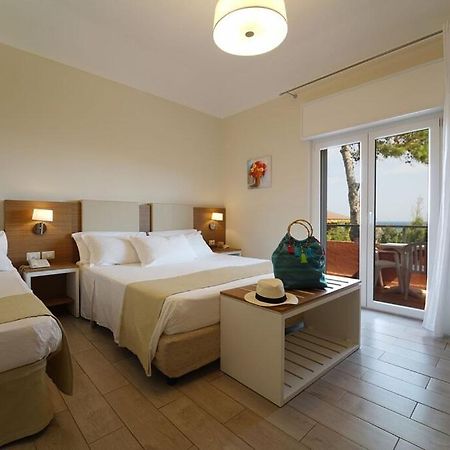 Hotel Villaggio Casarossa Кротоне Екстер'єр фото