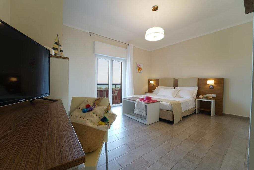 Hotel Villaggio Casarossa Кротоне Екстер'єр фото