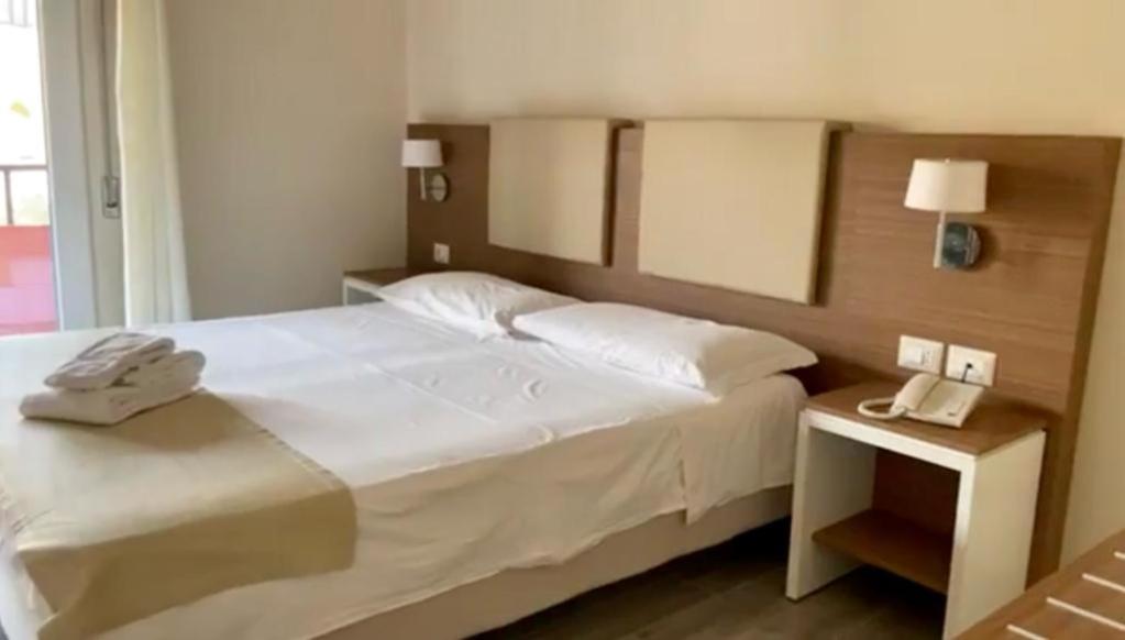 Hotel Villaggio Casarossa Кротоне Екстер'єр фото
