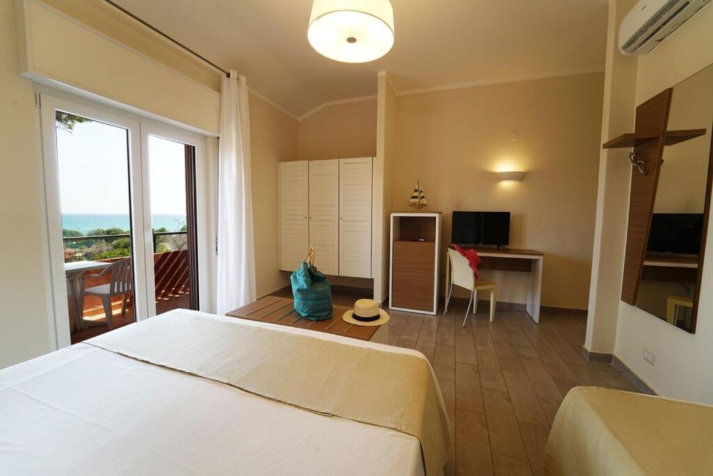 Hotel Villaggio Casarossa Кротоне Екстер'єр фото