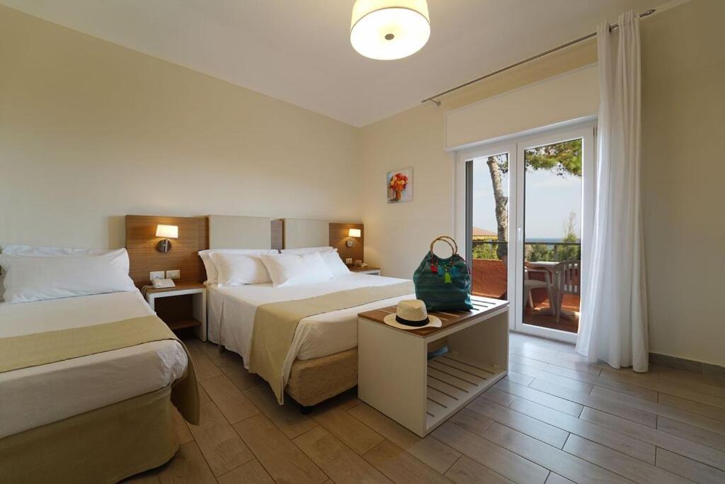 Hotel Villaggio Casarossa Кротоне Екстер'єр фото